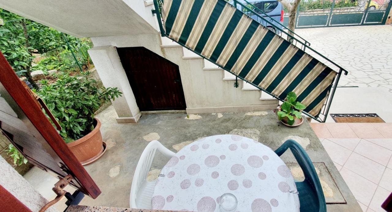 Cecillia Mare Apartments روفينج المظهر الخارجي الصورة