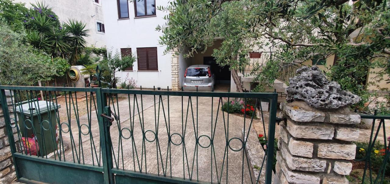 Cecillia Mare Apartments روفينج المظهر الخارجي الصورة
