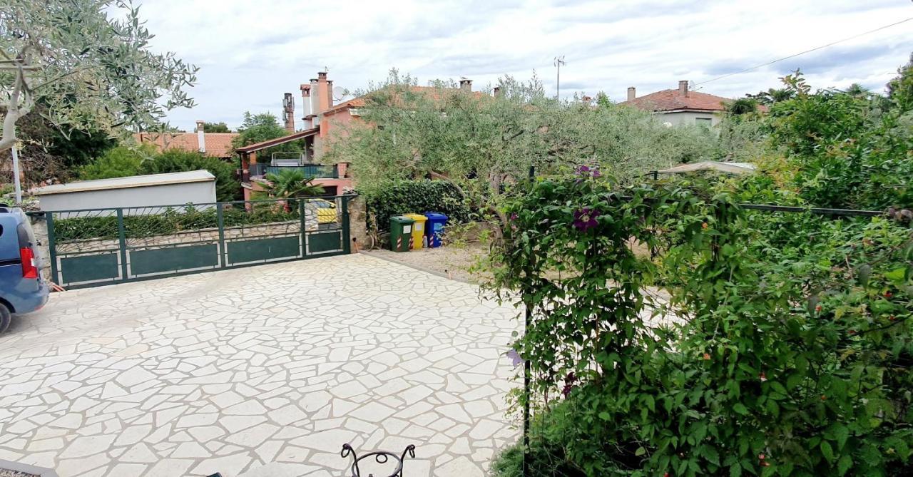 Cecillia Mare Apartments روفينج المظهر الخارجي الصورة