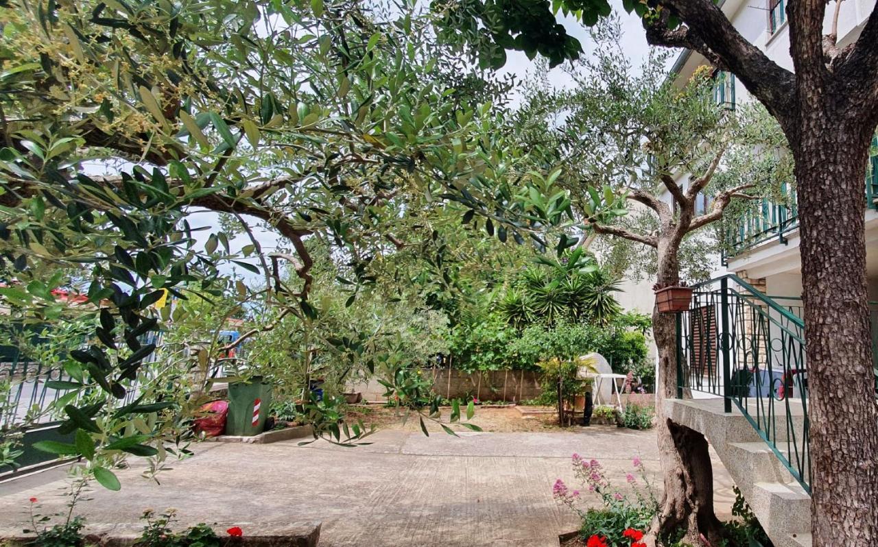 Cecillia Mare Apartments روفينج المظهر الخارجي الصورة