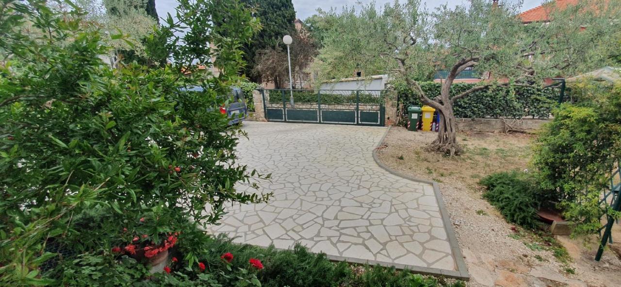 Cecillia Mare Apartments روفينج المظهر الخارجي الصورة